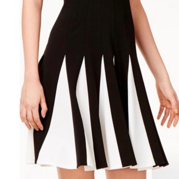 NEW Tommy Hilfiger Black and White Flared - Picture 4 of 7